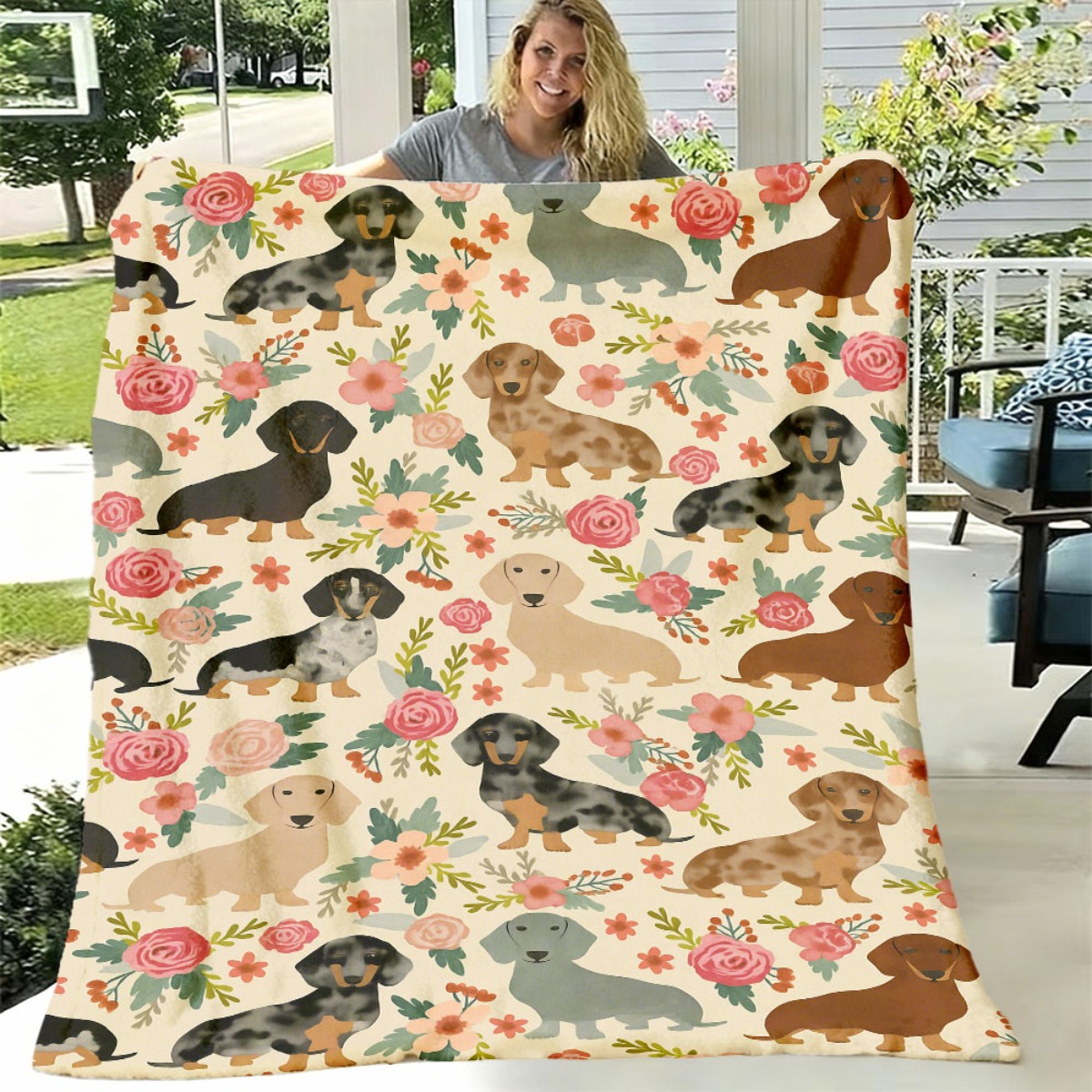 Cute Christmas Dachshund Dog B - огляд і ціна Christmas Throw Blanket