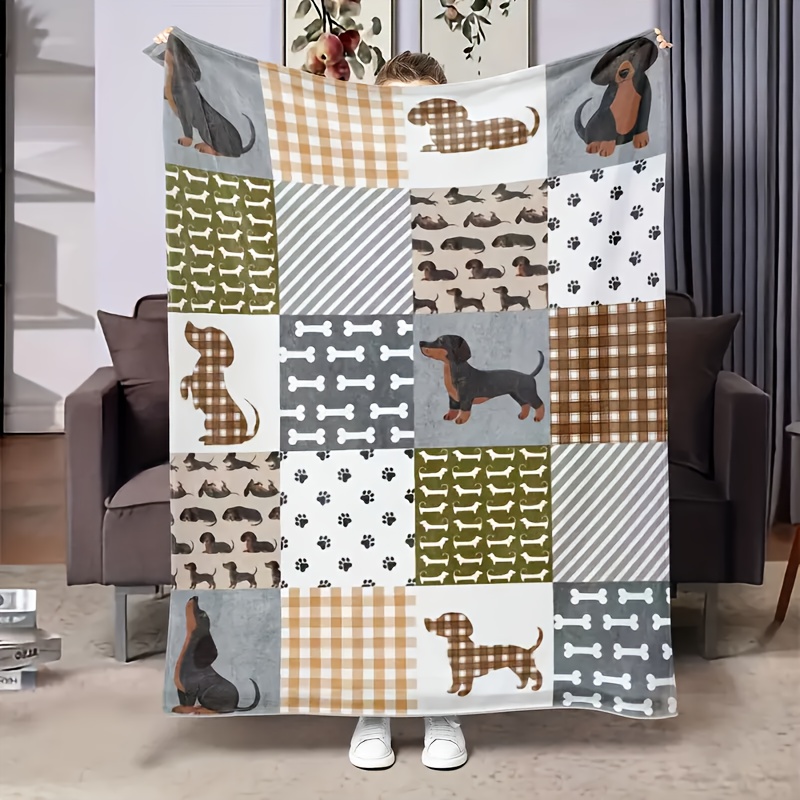 Cute Christmas Dachshund Dog B - огляд і ціна Christmas Throw Blanket